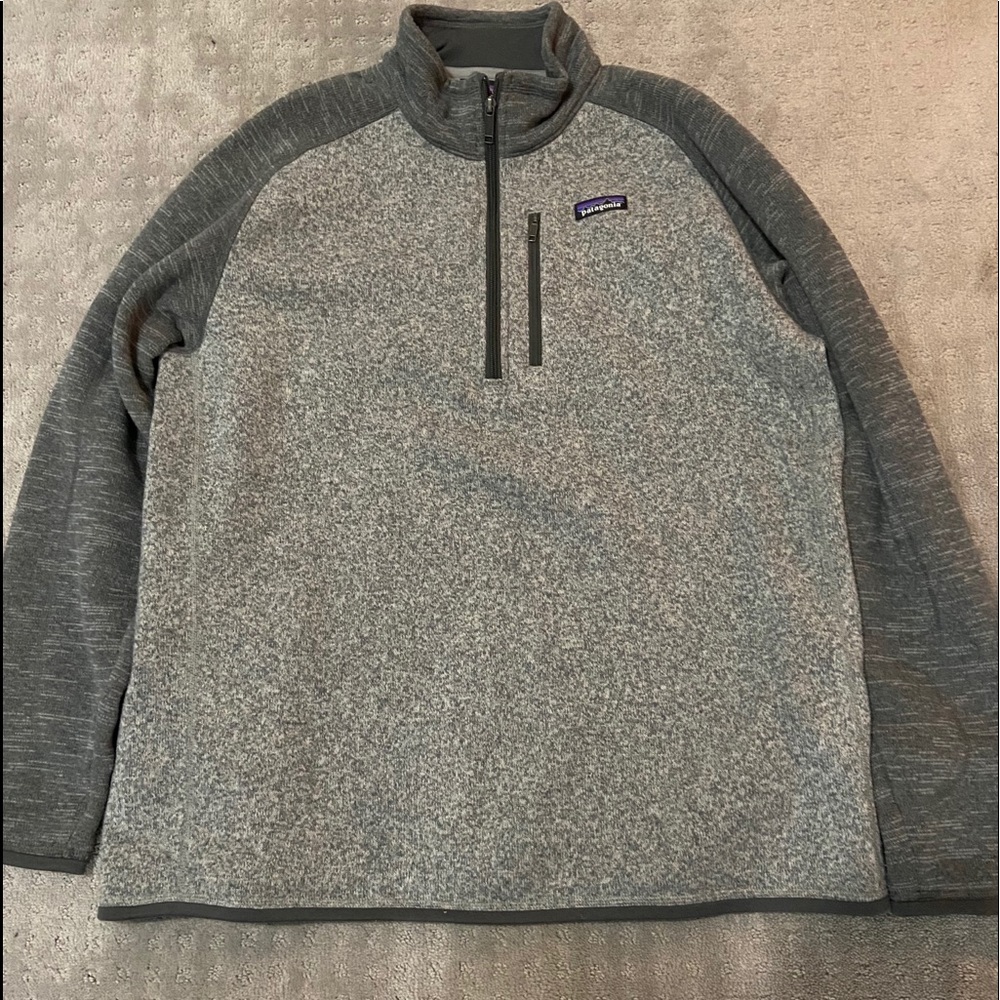 Like new condition Patagonia sweater.